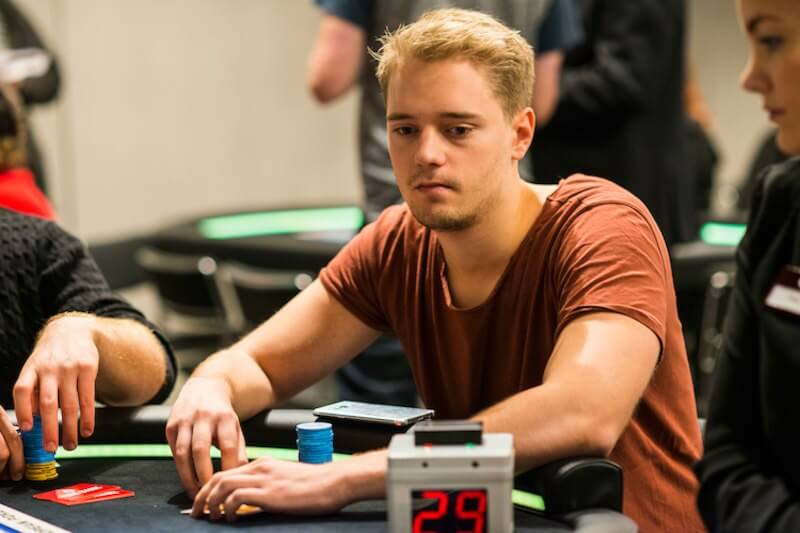 LLinusLLove Linus Loeliger Poker