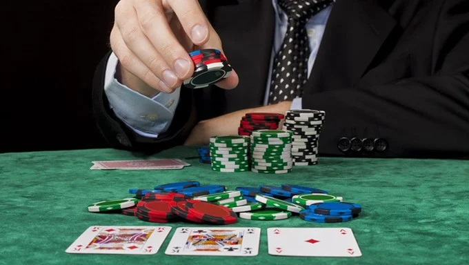 Betsizing in Poker Tournaments